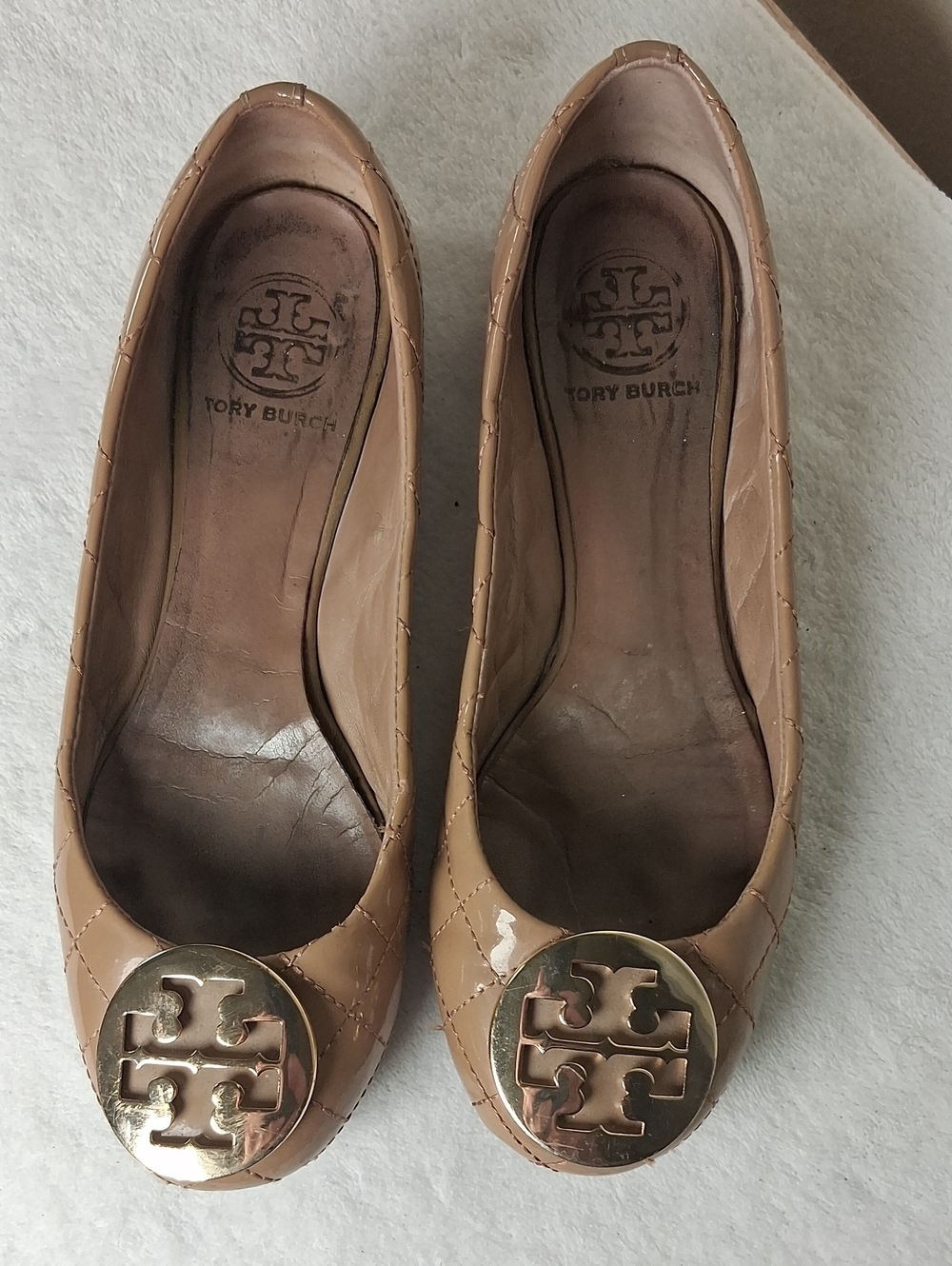 Tory Burch Nude/Tan Patent Logo Round-Toe Ballet Flats